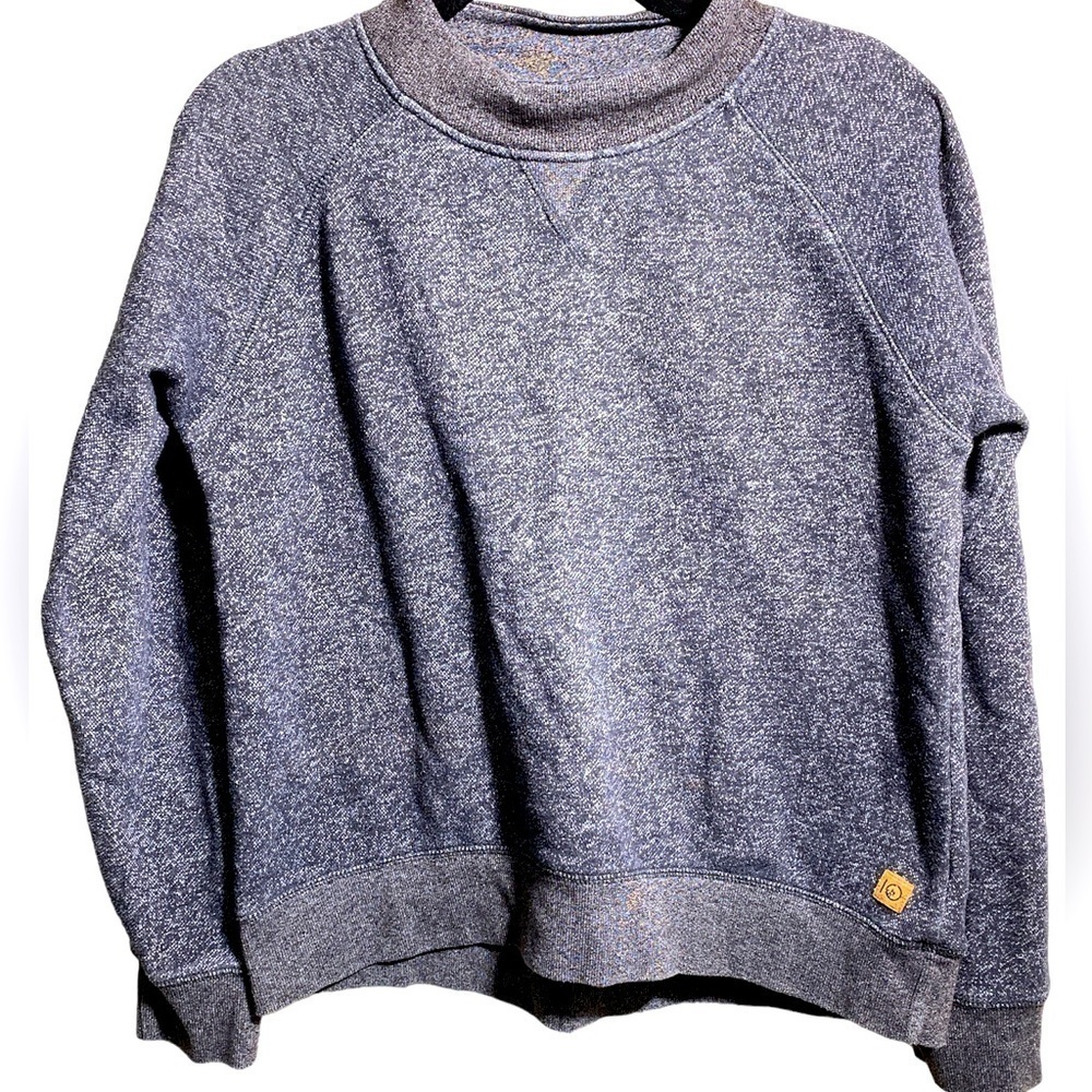 IO sweatshirt long sleeve Sz M   V-12